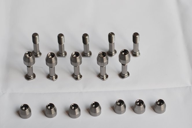 鈦螺絲規格多，可定制.jpg